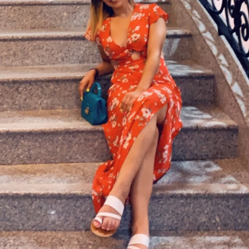 RED/WHOTE FLOWER MAXI DRESS CUTOUT - Picture 1 of 7